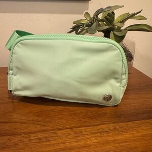 🔥 NWT Lululemon Everywhere Belt Bag in Citra Lime